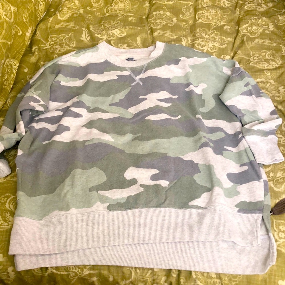 Sweatshirt